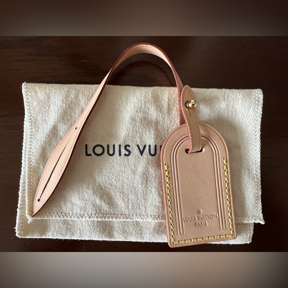 ❤️SOLD❤️ Louis Vuitton Luggage Tag
